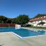 Urbanizacion Con Piscina Arnelas דירה סנשנשו