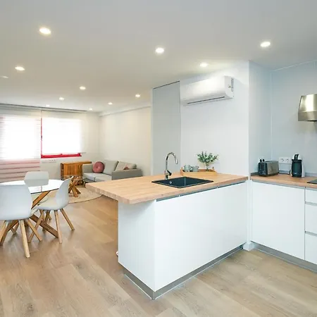 Urbanizacion Con Piscina Arnelas