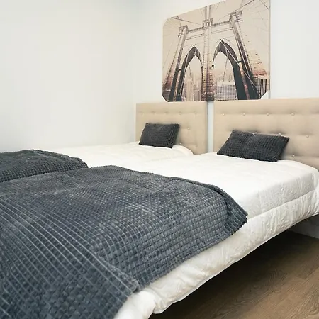 Urbanizacion Con Piscina Arnelas サンシェンショ