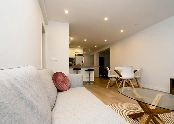 Urbanizacion Con Piscina Arnelas Διαμέρισμα *