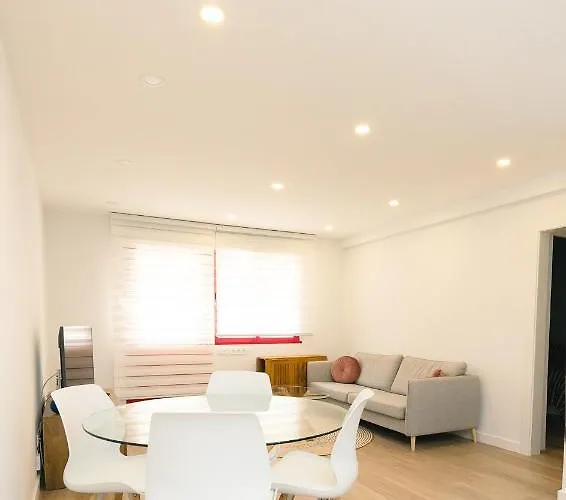 Urbanizacion Con Piscina Arnelas Διαμέρισμα *